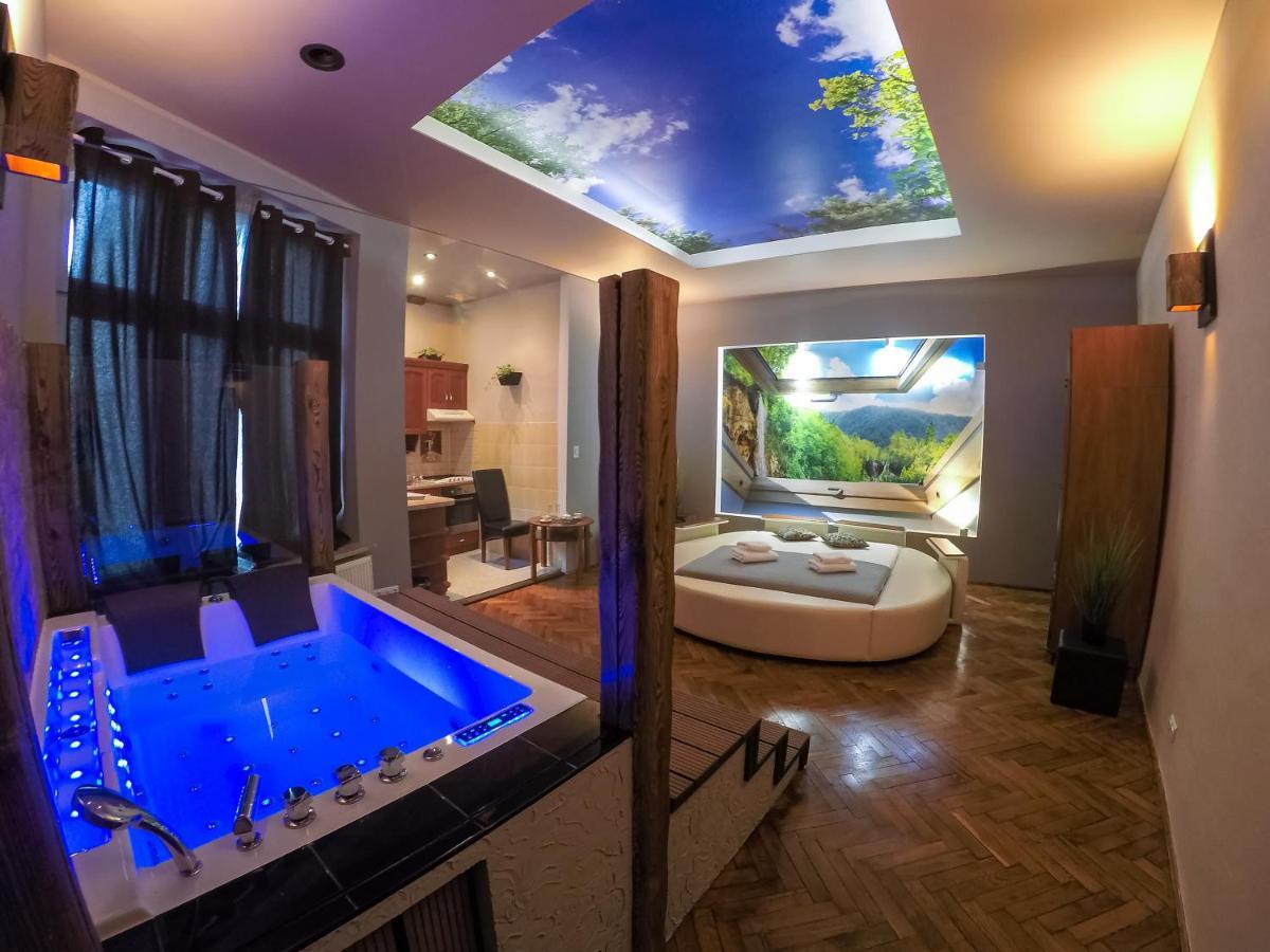 Queen Suite Spa Bath