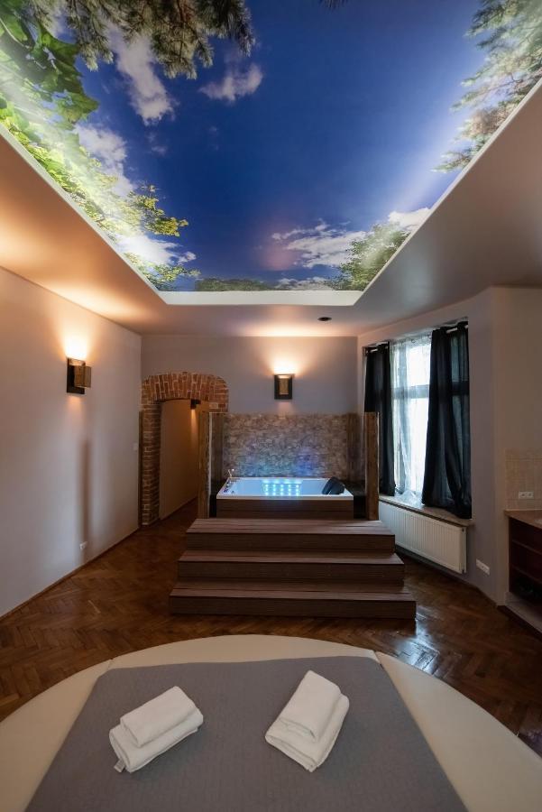 Queen Suite Spa Bath
