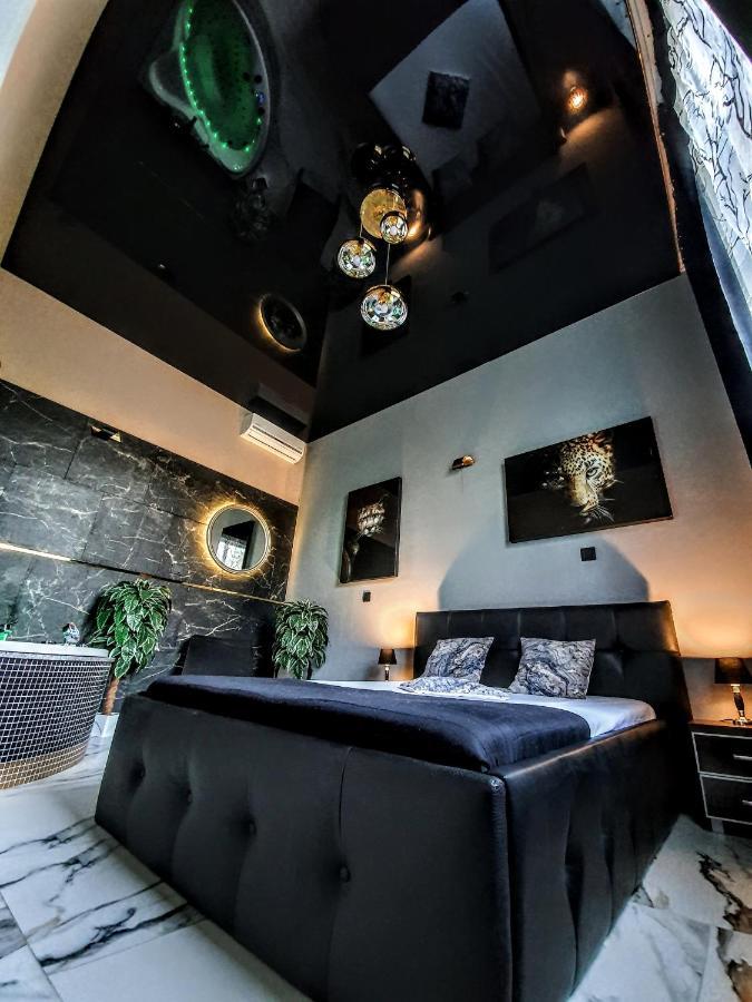 Deluxe Suite Spa Bath
