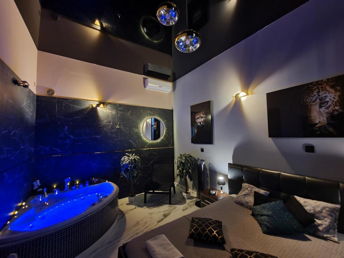 Deluxe Suite Spa Bath