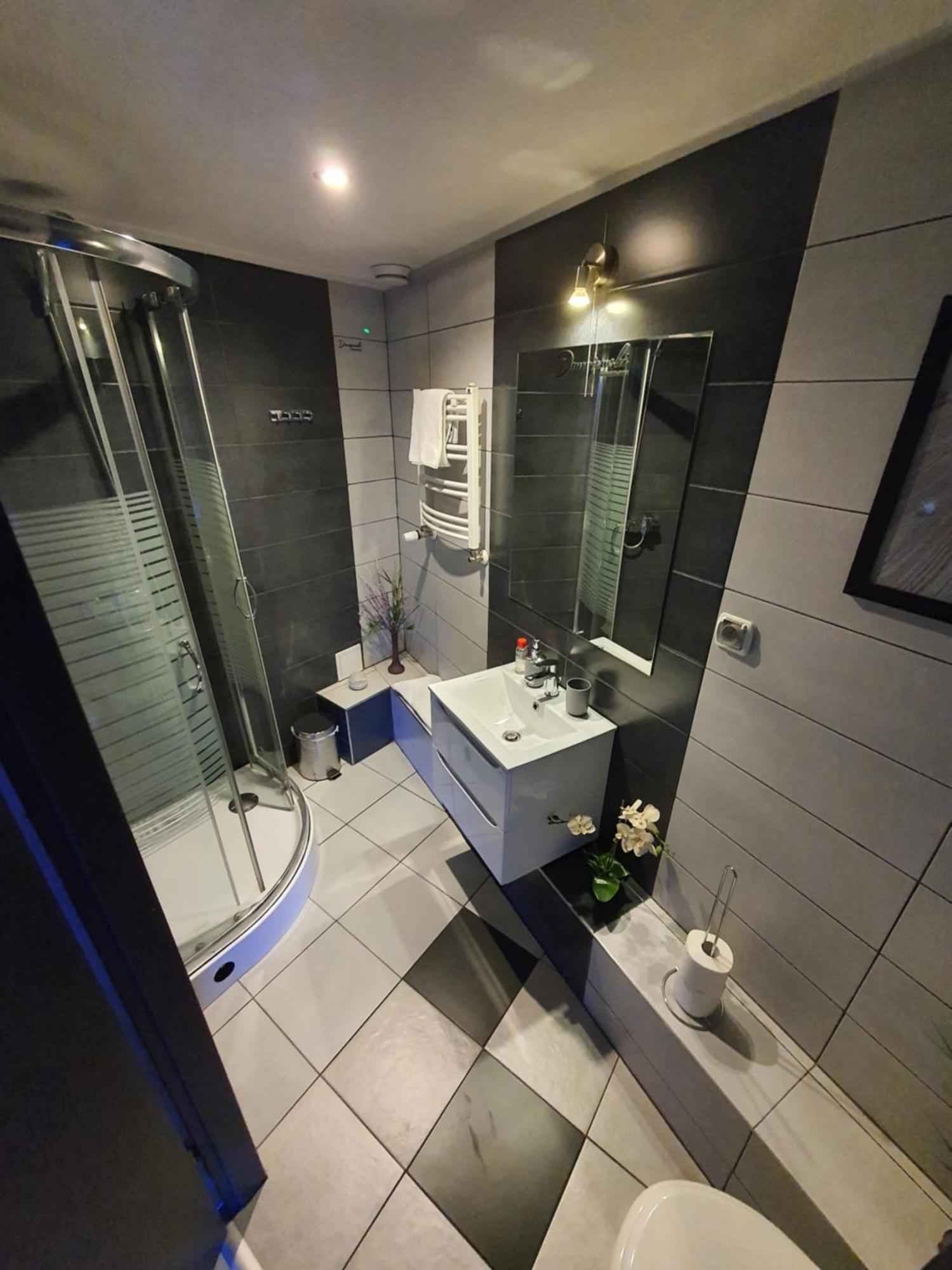 Studio Spa Bath