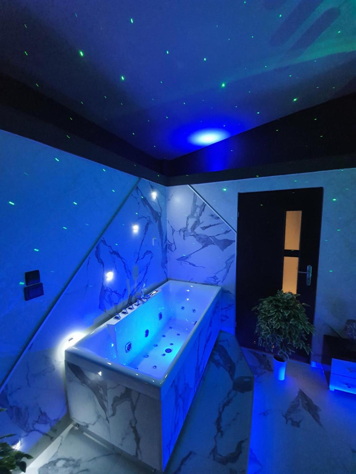 Studio Spa Bath